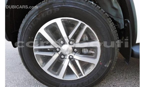 Acheter Import Voiture Toyota Fortuner Blanc à Import - Dubai, Ali Sabieh Region Acheter Import Voiture Toyota Fortuner Blanc à Import - Dubai, Ali Sabieh Region