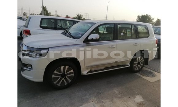 Buy Import Toyota Land Cruiser White Car in Import - Dubai in Ali Sabieh Region Buy Import Toyota Land Cruiser White Car in Import - Dubai in Ali Sabieh Region
