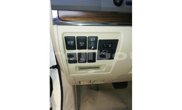 Buy Import Toyota Land Cruiser White Car in Import - Dubai in Ali Sabieh Region Buy Import Toyota Land Cruiser White Car in Import - Dubai in Ali Sabieh Region