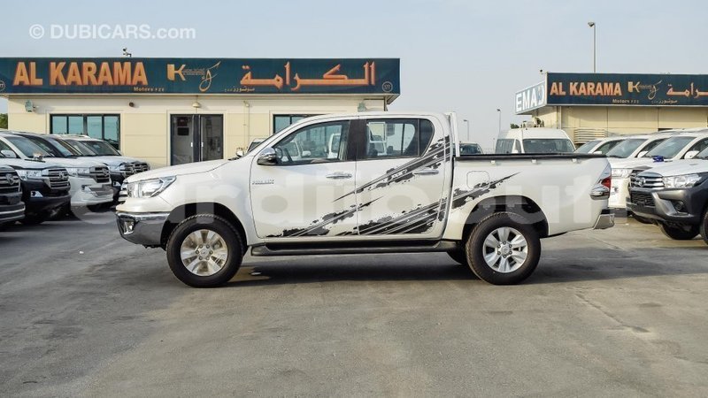 Big with watermark toyota hilux ali sabieh region import dubai 2040
