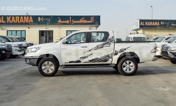 Acheter Import Voiture Toyota Hilux Blanc à Import - Dubai, Ali Sabieh Region Acheter Import Voiture Toyota Hilux Blanc à Import - Dubai, Ali Sabieh Region