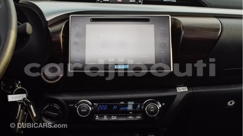 Big with watermark toyota hilux ali sabieh region import dubai 2040