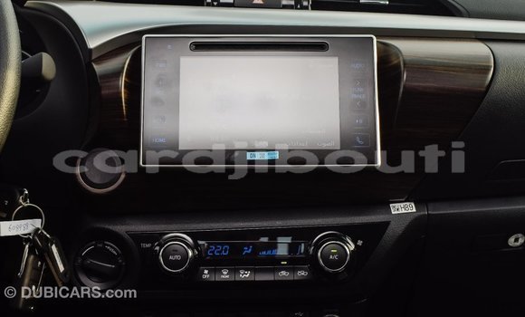 Acheter Import Voiture Toyota Hilux Blanc à Import - Dubai, Ali Sabieh Region Acheter Import Voiture Toyota Hilux Blanc à Import - Dubai, Ali Sabieh Region