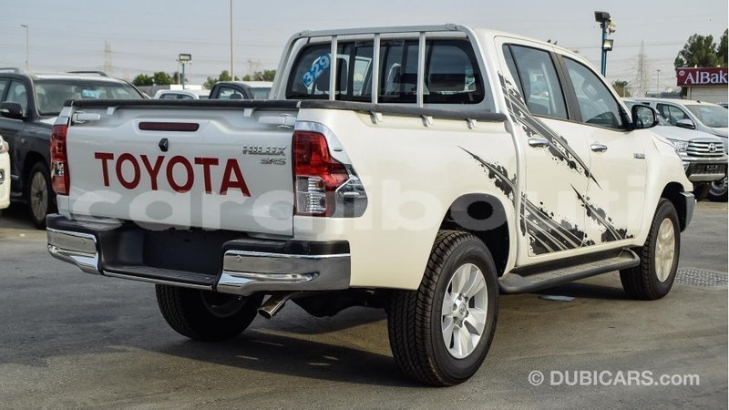 Big with watermark toyota hilux ali sabieh region import dubai 2040