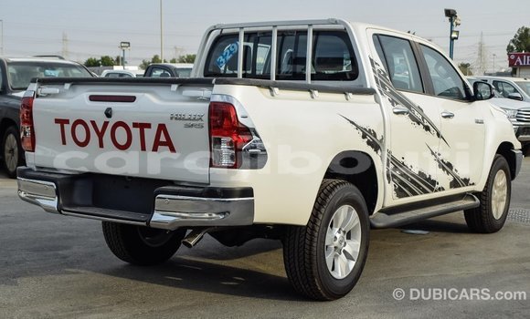 Acheter Import Voiture Toyota Hilux Blanc à Import - Dubai, Ali Sabieh Region Acheter Import Voiture Toyota Hilux Blanc à Import - Dubai, Ali Sabieh Region