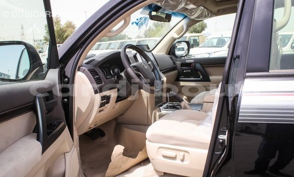 Acheter Import Voiture Toyota Land Cruiser Noir à Import - Dubai, Ali Sabieh Region Acheter Import Voiture Toyota Land Cruiser Noir à Import - Dubai, Ali Sabieh Region