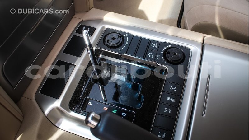 Big with watermark toyota land cruiser ali sabieh region import dubai 2041