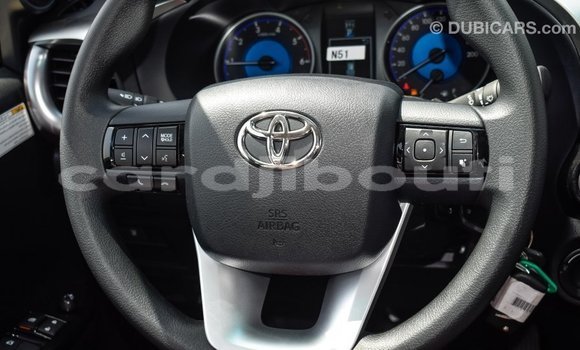 Acheter Import Voiture Toyota Hilux Noir à Import - Dubai, Ali Sabieh Region Acheter Import Voiture Toyota Hilux Noir à Import - Dubai, Ali Sabieh Region