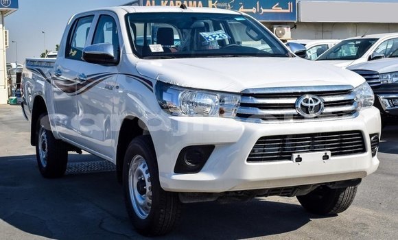 Acheter Import Voiture Toyota Hilux Blanc à Import - Dubai, Ali Sabieh Region Acheter Import Voiture Toyota Hilux Blanc à Import - Dubai, Ali Sabieh Region