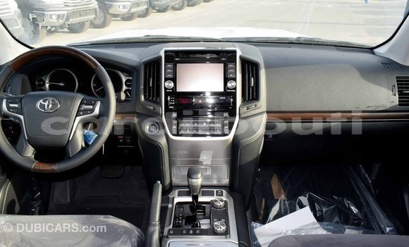 Acheter Import Voiture Toyota Land Cruiser Noir à Import - Dubai, Ali Sabieh Region Acheter Import Voiture Toyota Land Cruiser Noir à Import - Dubai, Ali Sabieh Region