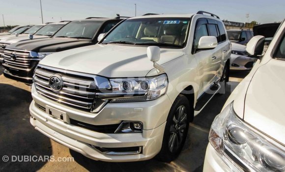 Buy Import Toyota Land Cruiser White Car in Import - Dubai in Ali Sabieh Region Buy Import Toyota Land Cruiser White Car in Import - Dubai in Ali Sabieh Region