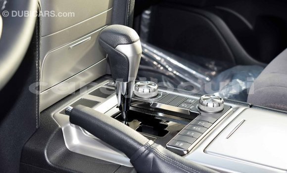 Acheter Import Voiture Toyota Land Cruiser Noir à Import - Dubai, Ali Sabieh Region Acheter Import Voiture Toyota Land Cruiser Noir à Import - Dubai, Ali Sabieh Region