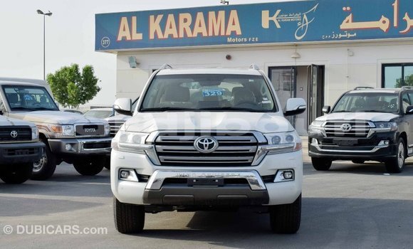 Acheter Import Voiture Toyota Land Cruiser Blanc à Import - Dubai, Ali Sabieh Region Acheter Import Voiture Toyota Land Cruiser Blanc à Import - Dubai, Ali Sabieh Region