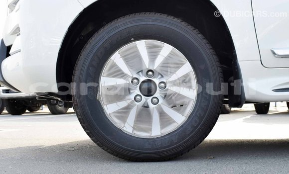 Acheter Import Voiture Toyota Land Cruiser Blanc à Import - Dubai, Ali Sabieh Region Acheter Import Voiture Toyota Land Cruiser Blanc à Import - Dubai, Ali Sabieh Region