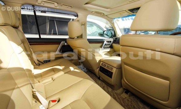 Buy Import Toyota Land Cruiser White Car in Import - Dubai in Ali Sabieh Region Buy Import Toyota Land Cruiser White Car in Import - Dubai in Ali Sabieh Region