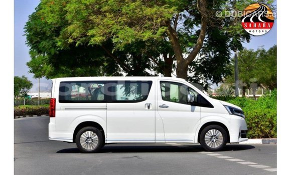 Acheter Import Voiture Toyota Granvia Blanc à Import - Dubai, Ali Sabieh Region Acheter Import Voiture Toyota Granvia Blanc à Import - Dubai, Ali Sabieh Region