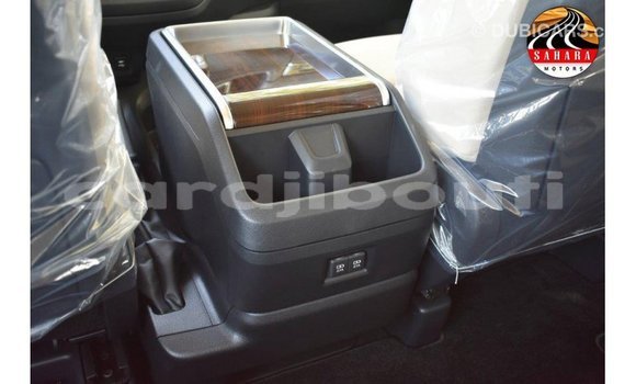 Acheter Import Voiture Toyota Granvia Blanc à Import - Dubai, Ali Sabieh Region Acheter Import Voiture Toyota Granvia Blanc à Import - Dubai, Ali Sabieh Region