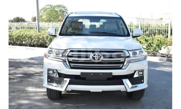 Acheter Import Voiture Toyota Land Cruiser Blanc à Import - Dubai, Ali Sabieh Region Acheter Import Voiture Toyota Land Cruiser Blanc à Import - Dubai, Ali Sabieh Region
