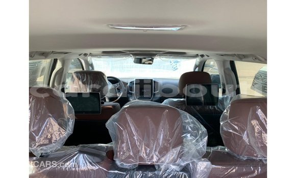 Acheter Import Voiture Toyota Land Cruiser Blanc à Import - Dubai, Ali Sabieh Region Acheter Import Voiture Toyota Land Cruiser Blanc à Import - Dubai, Ali Sabieh Region