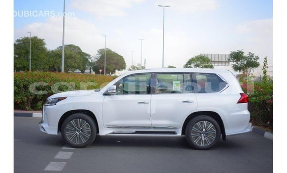 Acheter Import Voiture Lexus LX Blanc à Import - Dubai, Ali Sabieh Region Acheter Import Voiture Lexus LX Blanc à Import - Dubai, Ali Sabieh Region