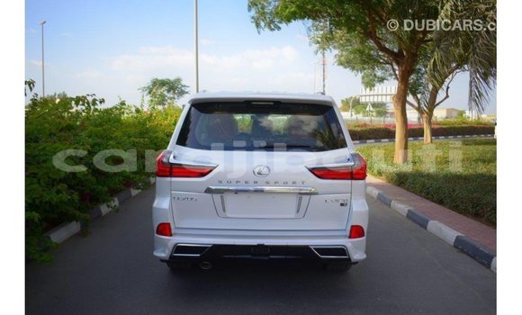 Acheter Import Voiture Lexus LX Blanc à Import - Dubai, Ali Sabieh Region Acheter Import Voiture Lexus LX Blanc à Import - Dubai, Ali Sabieh Region