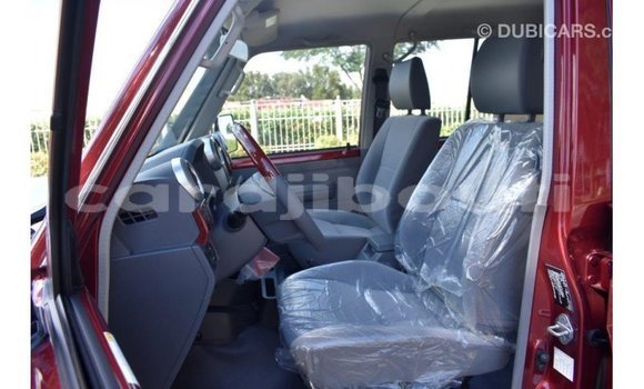 Acheter Import Voiture Toyota Land Cruiser Rouge à Import - Dubai, Ali Sabieh Region Acheter Import Voiture Toyota Land Cruiser Rouge à Import - Dubai, Ali Sabieh Region