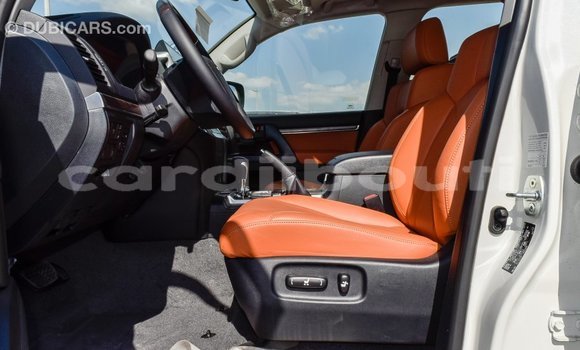 Acheter Import Voiture Toyota Land Cruiser Blanc à Import - Dubai, Ali Sabieh Region Acheter Import Voiture Toyota Land Cruiser Blanc à Import - Dubai, Ali Sabieh Region