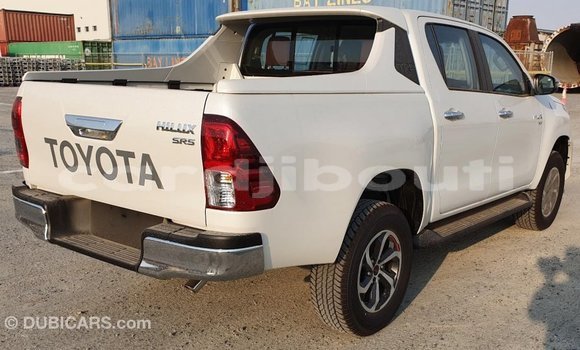 Acheter Import Voiture Toyota Hilux Blanc à Import - Dubai, Ali Sabieh Region Acheter Import Voiture Toyota Hilux Blanc à Import - Dubai, Ali Sabieh Region