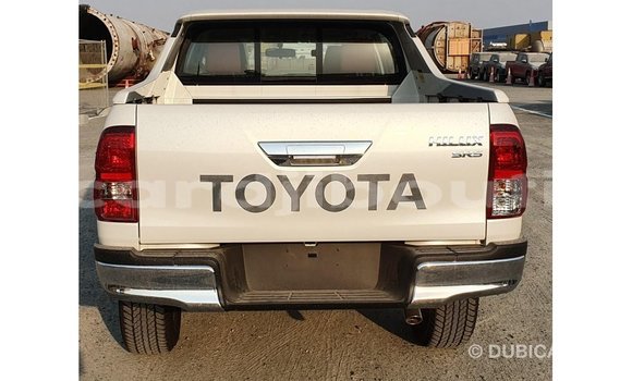 Acheter Import Voiture Toyota Hilux Blanc à Import - Dubai, Ali Sabieh Region Acheter Import Voiture Toyota Hilux Blanc à Import - Dubai, Ali Sabieh Region