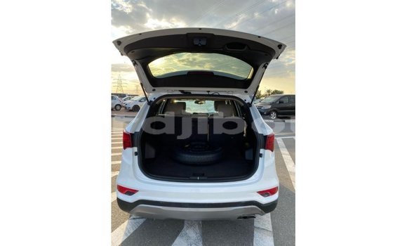 Buy Import Hyundai Santa Fe White Car in Import - Dubai in Ali Sabieh Region Buy Import Hyundai Santa Fe White Car in Import - Dubai in Ali Sabieh Region