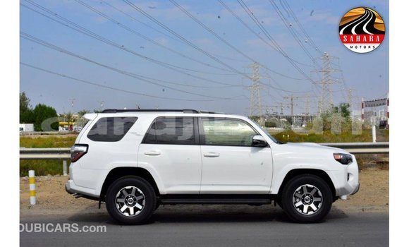 Acheter Import Voiture Toyota 4Runner Blanc à Import - Dubai, Ali Sabieh Region Acheter Import Voiture Toyota 4Runner Blanc à Import - Dubai, Ali Sabieh Region