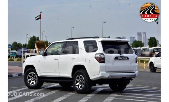 Acheter Import Voiture Toyota 4Runner Blanc à Import - Dubai, Ali Sabieh Region Acheter Import Voiture Toyota 4Runner Blanc à Import - Dubai, Ali Sabieh Region