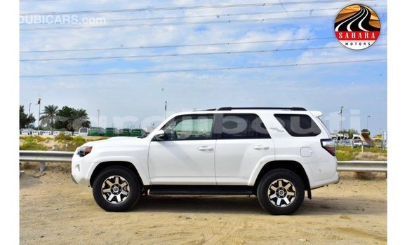 Acheter Import Voiture Toyota 4Runner Blanc à Import - Dubai, Ali Sabieh Region Acheter Import Voiture Toyota 4Runner Blanc à Import - Dubai, Ali Sabieh Region