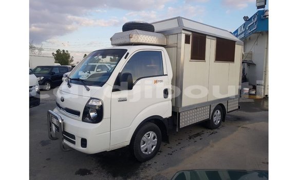 Buy Import Kia Carens White Car in Import - Dubai in Ali Sabieh Region Buy Import Kia Carens White Car in Import - Dubai in Ali Sabieh Region