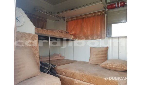 Buy Import Kia Carens White Car in Import - Dubai in Ali Sabieh Region Buy Import Kia Carens White Car in Import - Dubai in Ali Sabieh Region