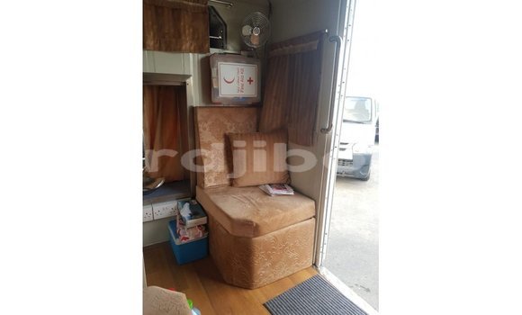 Buy Import Kia Carens White Car in Import - Dubai in Ali Sabieh Region Buy Import Kia Carens White Car in Import - Dubai in Ali Sabieh Region