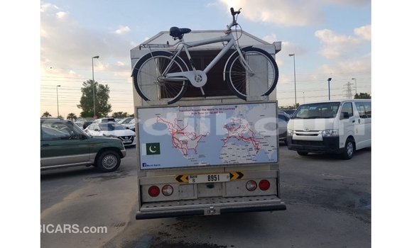 Buy Import Kia Carens White Car in Import - Dubai in Ali Sabieh Region Buy Import Kia Carens White Car in Import - Dubai in Ali Sabieh Region