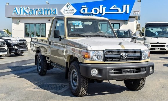 Acheter Import Voiture Toyota Land Cruiser Beige à Import - Dubai, Ali Sabieh Region Acheter Import Voiture Toyota Land Cruiser Beige à Import - Dubai, Ali Sabieh Region
