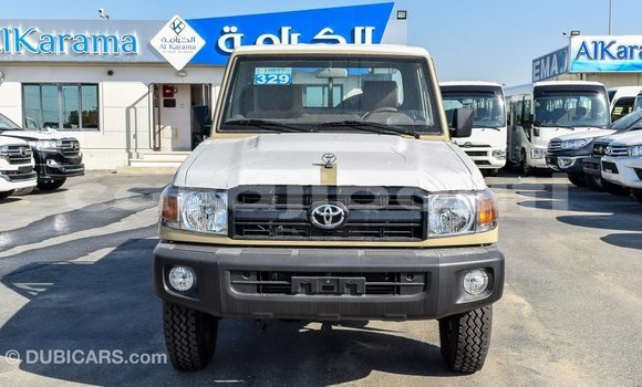 Acheter Import Voiture Toyota Land Cruiser Beige à Import - Dubai, Ali Sabieh Region Acheter Import Voiture Toyota Land Cruiser Beige à Import - Dubai, Ali Sabieh Region