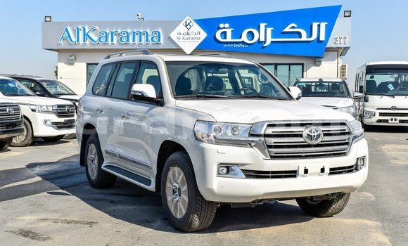 Acheter Import Voiture Toyota Land Cruiser Blanc à Import - Dubai, Ali Sabieh Region Acheter Import Voiture Toyota Land Cruiser Blanc à Import - Dubai, Ali Sabieh Region