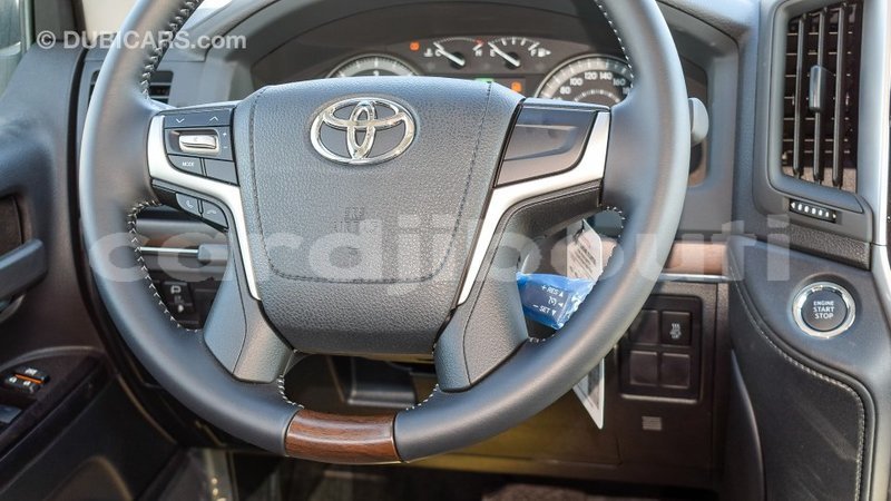 Big with watermark toyota land cruiser ali sabieh region import dubai 2089