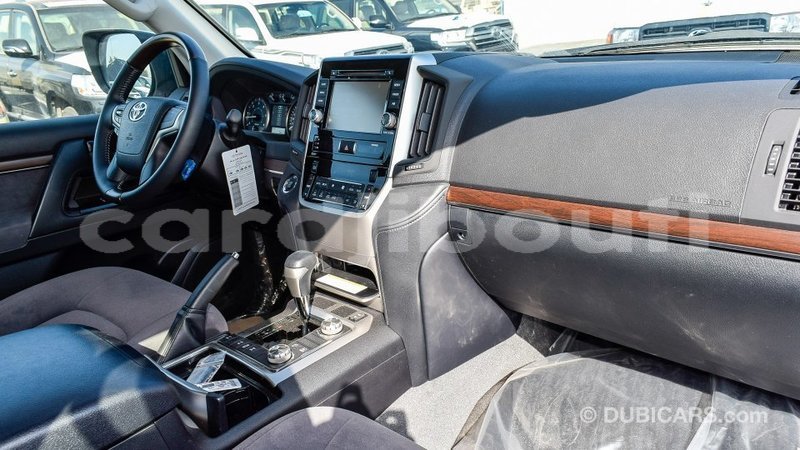 Big with watermark toyota land cruiser ali sabieh region import dubai 2089