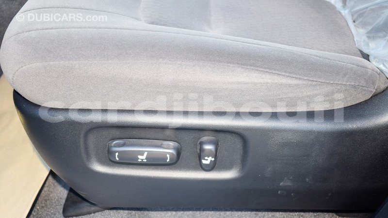 Big with watermark toyota land cruiser ali sabieh region import dubai 2089