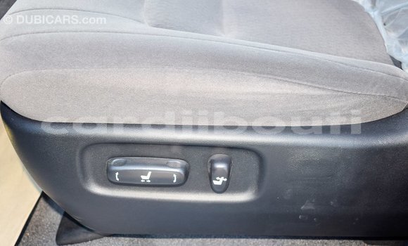 Acheter Import Voiture Toyota Land Cruiser Blanc à Import - Dubai, Ali Sabieh Region Acheter Import Voiture Toyota Land Cruiser Blanc à Import - Dubai, Ali Sabieh Region