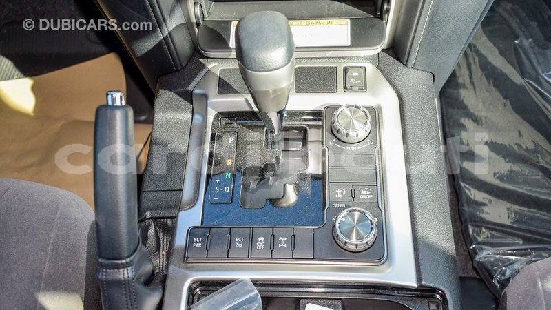 Big with watermark toyota land cruiser ali sabieh region import dubai 2089