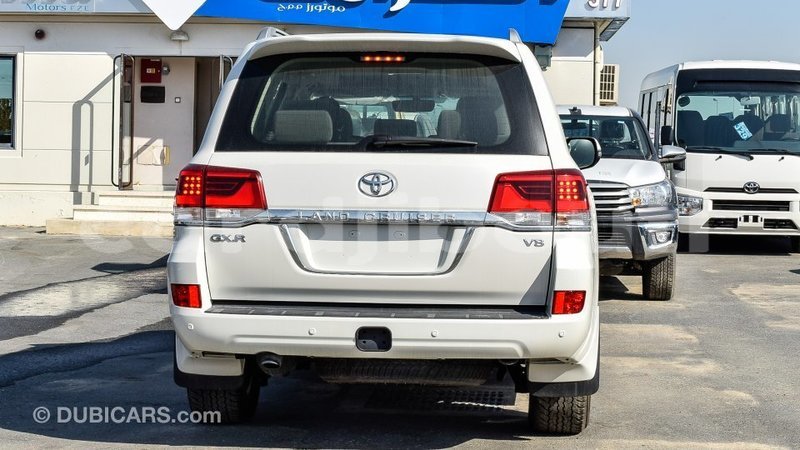Big with watermark toyota land cruiser ali sabieh region import dubai 2089
