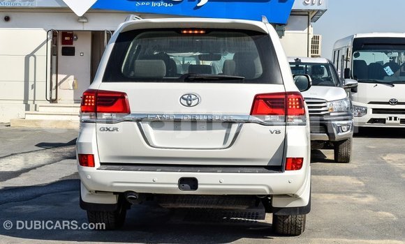 Acheter Import Voiture Toyota Land Cruiser Blanc à Import - Dubai, Ali Sabieh Region Acheter Import Voiture Toyota Land Cruiser Blanc à Import - Dubai, Ali Sabieh Region