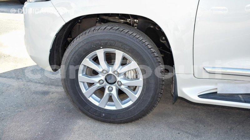 Big with watermark toyota land cruiser ali sabieh region import dubai 2089