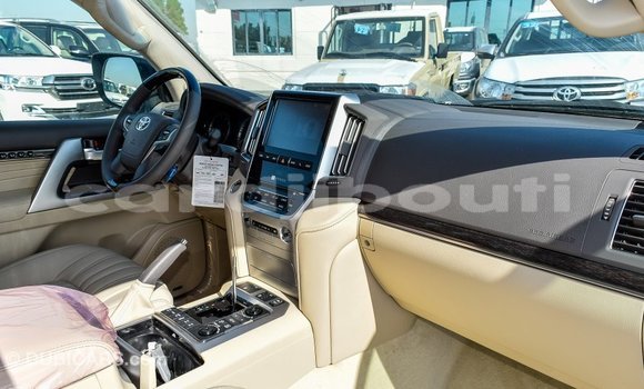 Acheter Import Voiture Toyota Land Cruiser Noir à Import - Dubai, Ali Sabieh Region Acheter Import Voiture Toyota Land Cruiser Noir à Import - Dubai, Ali Sabieh Region