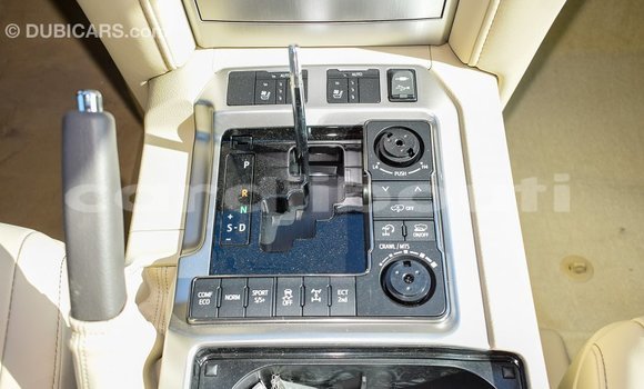 Acheter Import Voiture Toyota Land Cruiser Noir à Import - Dubai, Ali Sabieh Region Acheter Import Voiture Toyota Land Cruiser Noir à Import - Dubai, Ali Sabieh Region